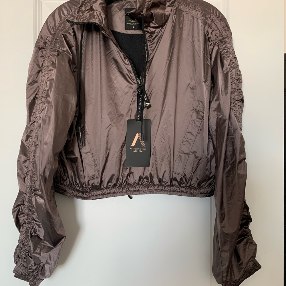 NWT Allyson Felix Athleta Legend Luxe Women's Crop Half Zip. Small.